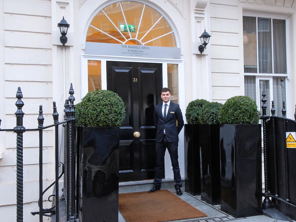 Park Grand Mayfair Londýn Exteriér fotografie Entrance to the hotel